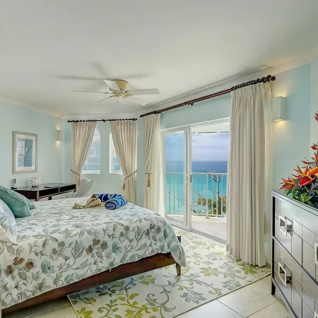 On Dover Beach, close to golf, surfing and much more. Discounts available