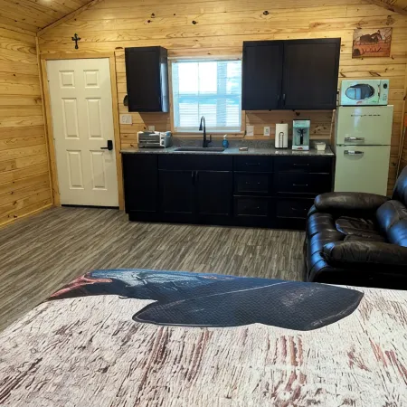 Cabin Unit 5 of 6 with AC and WiFi in serene Paige