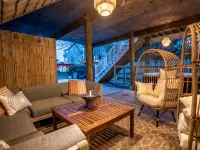 Designer 7BR w/ Pool and Hot Tub. Sleeps 20, Pets Welcome! Hotels near شاطئ ساندبريدج