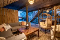 Designer 7BR w/ Pool and Hot Tub. Sleeps 20, Pets Welcome! - Jacuzzi