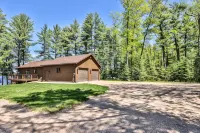 Nature's Edge: Lakefront Home - WiFi, Free Firewood, Generator, No Cleaning Fee! - 3つ星