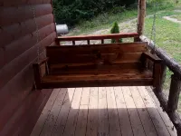 Cozy 1-BR cabin with Kid's Loft, Hot Tub & Large Deck on Working Buffalo Farm - 3-Star