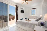 Villa Naranja with private heated pool, sea views -  Ferienhäuser
