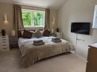 Unique, Spacious, Self-Built Eco House with Huge Garden and Movie Room - Wifi