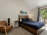 Prime Location Townhouse in EagleVail, perfect for Ski and Summer vacations Hotels in Eagle-Vail