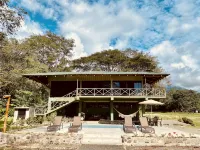 Beach Front Home in Ballena Marine Natl Park - piscina