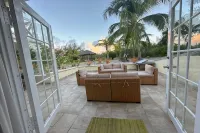 Garden of Light,Charming Oceanfront Villa,Tiki Huts& Generator,10% off 7+ nights - Homestays