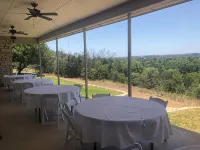 Private Country Estate Near Dinosaur Park for Families and Friends..Sleeps 16 - 3성급