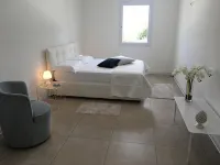 Villa Flavia, Mediterranean charm. Apartment, private pool at100 mt sea