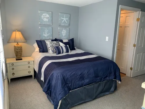 Single Level Home - Steps to Downtown Gloucester & A/C throughout