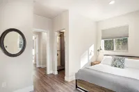 Forested Oasis for the Whole Family- Pet Friendly! Game Room, Hot tub and more! - 샬레 호텔