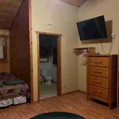 Cozy 3 Bed 2 Bath Cabin located next to Three Bears Resort in Warrens Wisconsin Rooms