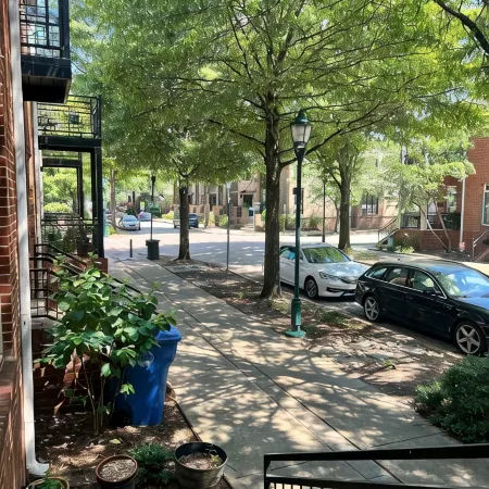 Cozy 2-bedroom Townhome with free parking in charming Downtown Chattanooga
