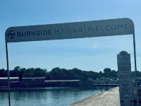 Historic beauty with partial lake views, walking distance to Burnside Marina! Ξενοδοχεία στην πόλη Burnside