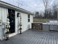 Hocking Hills Cabin, 2 acres of wooded forest, 10 min away from Old Man’s Cave