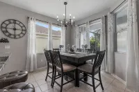 Luxury relaxing stay. A brand new remodel villa near Disney and Legoland