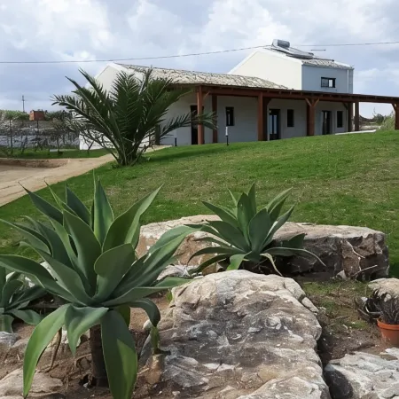 Charm, home emotions Baron sea view, swimming pool, wifi and BBQ