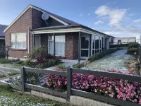 Cozy 2 Bedrooms Lavender Garden House at Oamaru, sweet as home!