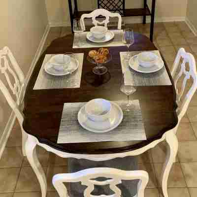 Casita near Duke - Prime Location! Dining/Meeting Rooms