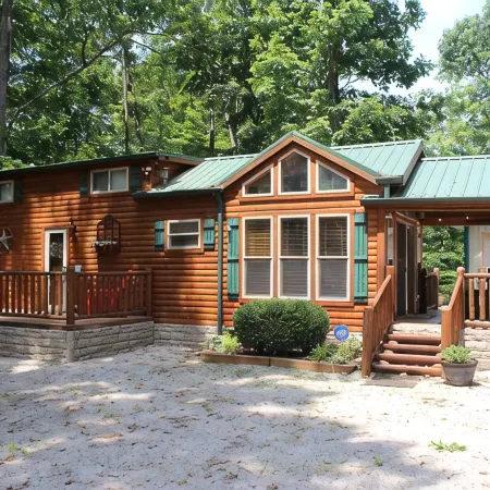 "Shore Thing", Cozy Lake Cumberland Cabin - Hot Tub, Fire Pit, Minutes from Lake