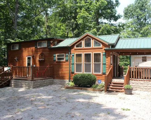 "Shore Thing", Cozy Lake Cumberland Cabin - Hot Tub, Fire Pit, Minutes from Lake Hotels in Wayne County