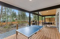 Ultimate Getaway: Movie Theater, Sauna, Hot Tub,WiFi, EV Charging,Pet-Friendly - Chalets