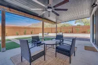 Spacious 4-bedroom Modern House with Gorgeous Mountain Views - 4-Star