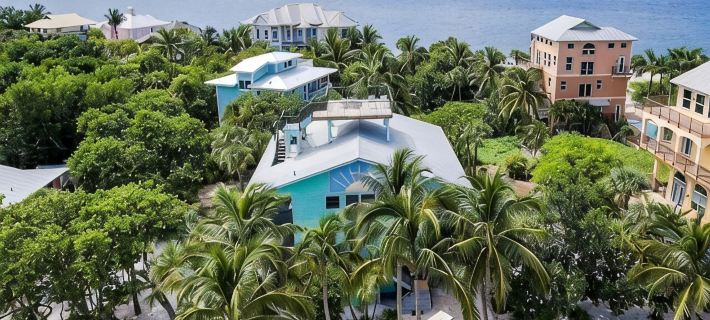 Private Beach Access Steps Away,  Pool, Outdoor Bar, 2 Golf Carts, 360 Views. Hotels in Captiva