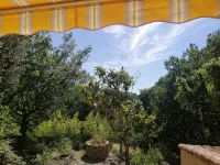 Cosy house, nestled in nature, 5 minutes from the center Hotéis em Nyons