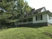Pitman Pointe Estate w/ Lake View