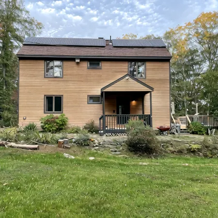 Spectacular waterfront home with panoramic views on 4 private acres !