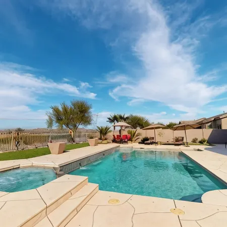 Entire home in Goodyear, Arizona8 guests4 bedrooms2.5 baths, Mega Pool/Spa/View