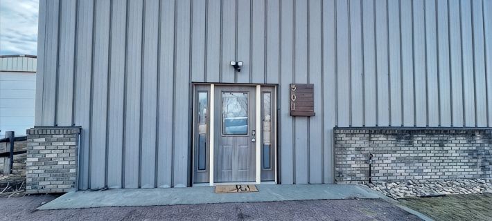 Adorable 7 bedroom place Hotels in Mitchell