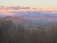 "Rooms with a View" newly renovated rustic modern home with stunning BRM views - Boutique