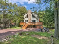 roomy CHALET-3 mts WALK2LAKE w/LINENS/FIREPIT/HOTTUB/GAMES/BB&JACK FROST Ski mts - Wi-Fi