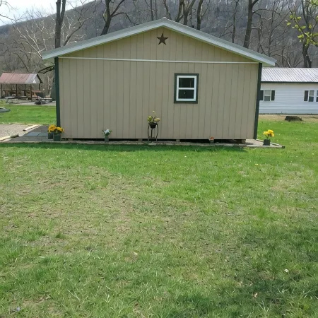 River Bungalow in lovely Dunn's Eddy, Youngsville with AC, WiFi & Fire ring.