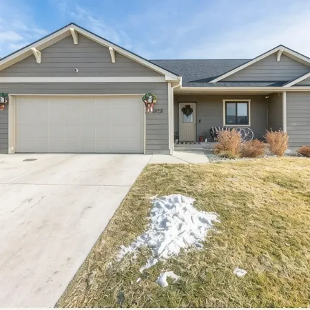 Premium Home with Fire Pit-Patio Private Park, Walking Path, Family Neighborhood