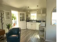 Luxuriously comfortable & peaceful getaway downtown Ashland, with views. - 3-Star
