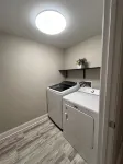 Modern meets country Loganville GA with AC, WiFi, pool. - Homestays
