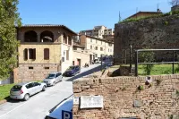 Siena VIP B&B - Parkplatz