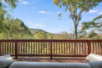 Mountain Views - Hot Tub - Firepit - Gameroom - Near Blue Ridge Parkway & AVL - Bjergudsigt