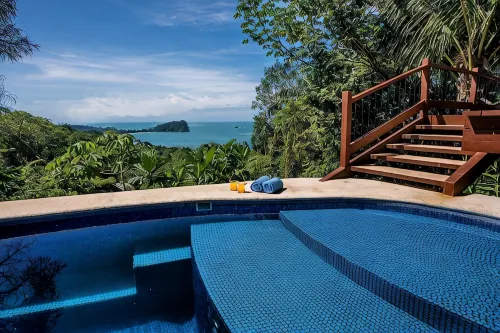Balinese Style Tropical Villa w/4 suites Huge Ocean Views Private Pool