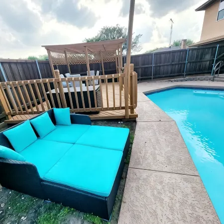 Stylish 5Br  3BA Home w/Pool  Perfect for 16Ppl