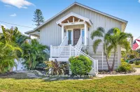 Oasis~2Min Walk to Gulf,3 King+Twin Bunk,Salt Pool+Spa,Golf,Bikes,Bocce+Cornhole - Wi-Fi