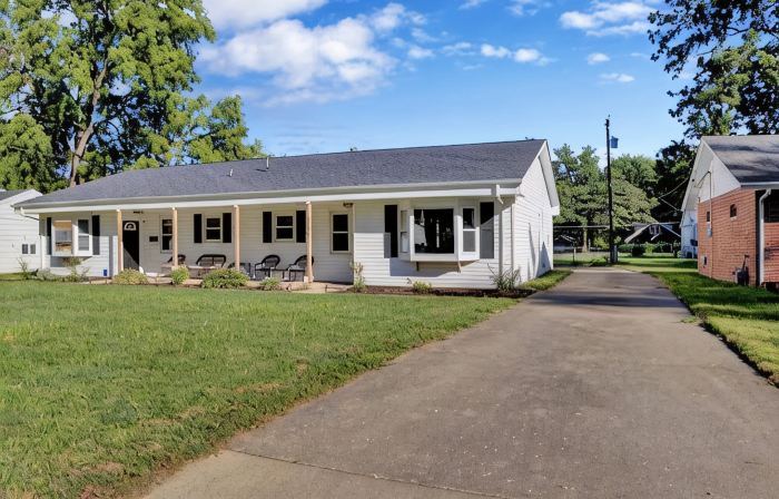 Beautiful 2-bedroom house with AC and fast WiFi in Belleville
