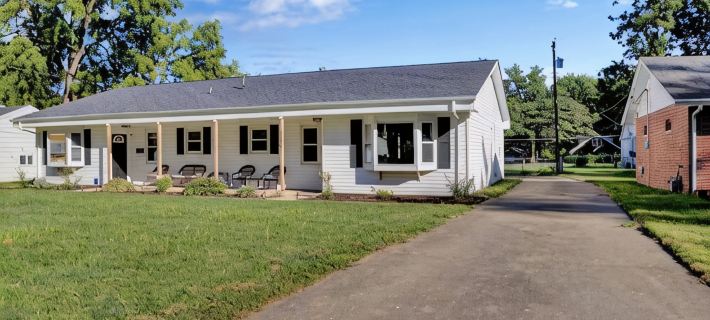 Beautiful 2-bedroom house with AC and fast WiFi in Belleville Hotels in Sankt Clair County