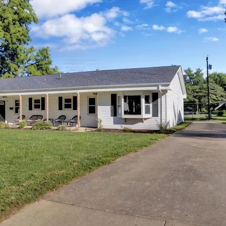 Beautiful 2-bedroom house with AC and fast WiFi in Belleville