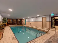 Blackcomb Lodge Hotels near The Peak
