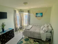 Spacious 6 bedroom home on a 430 acre all sports lake. - Wifi