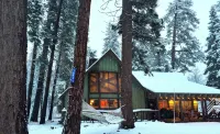 Many Beds! EV Charger! Pets OK! Minutes to Trail of 100 Giants, Sequoias, Rivers